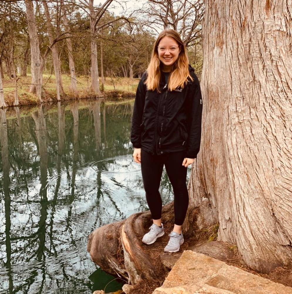 Meet your Posher, Antonia